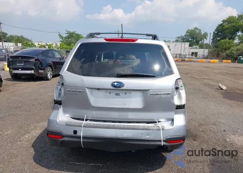 2015 Subaru Forester 2.5I Premium z USA, uszkodzony, nr VIN JF2SJAFC2FH478316